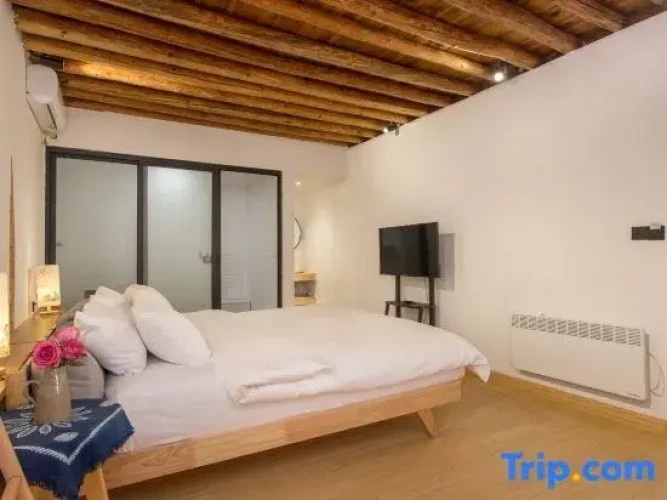 Standard Double room with courtyard view