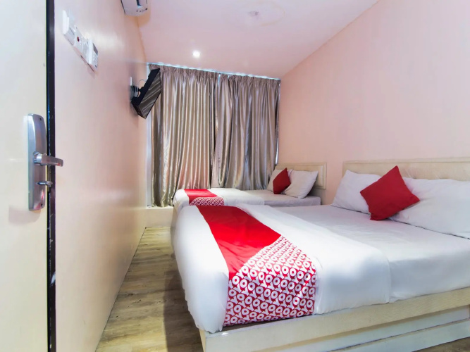 OYO 479 The Green Hotel