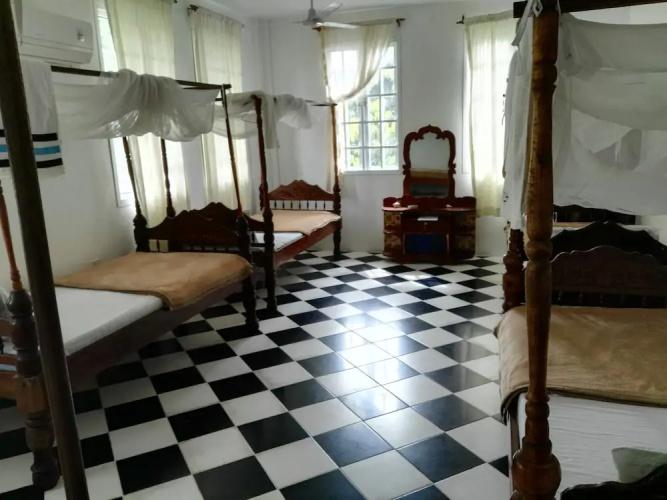 Sharook Lodge - Hostel