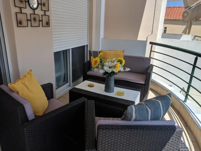 2 Bedrooms Apartment