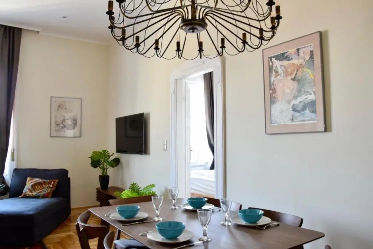 2 Bedrooms Apartment