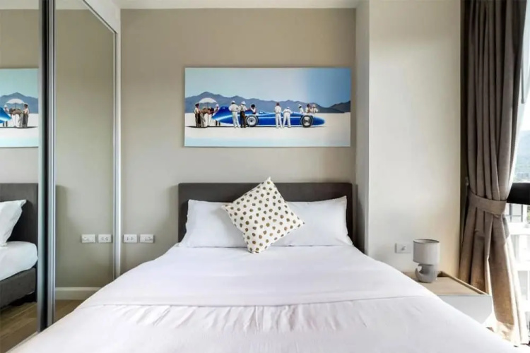 Diamond Condominium By Alexanders