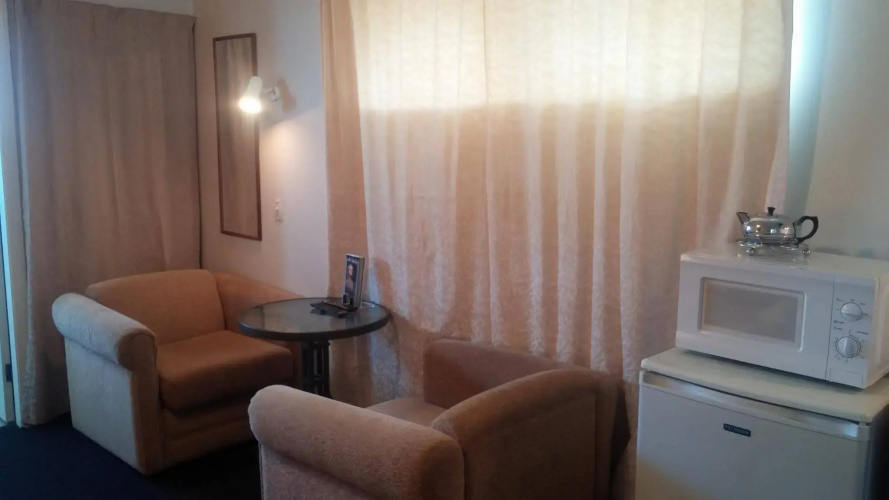 Raymar Motor Inn