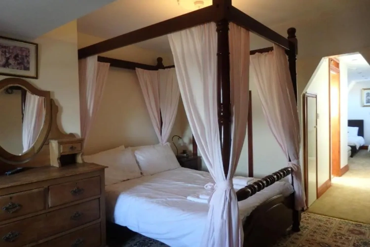 Deluxe Family Suite