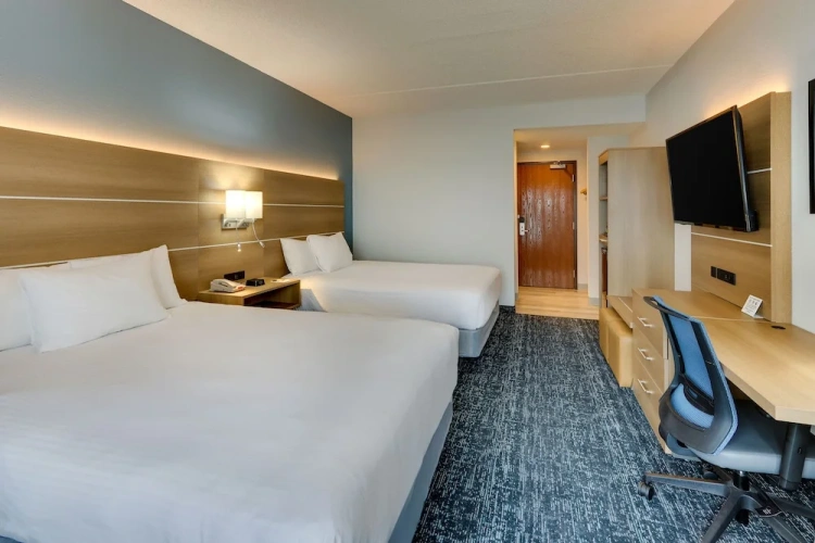 Deluxe Quadruple room beachfront