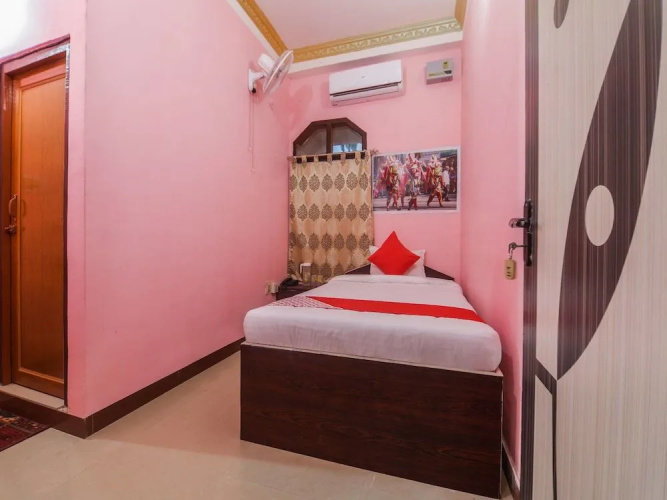 OYO 17255 Hotel Kanika Inn