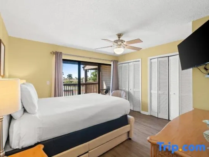 2 Bedrooms Villa