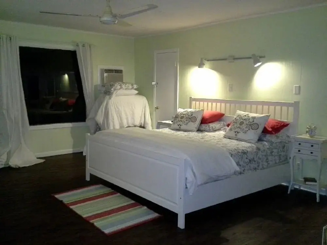 Constant-level Lake LBJ - 3 BR Sleep 12