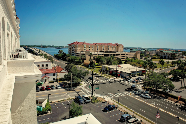 Hampton Inn & Suites Bradenton Downtown Historic District photo 16