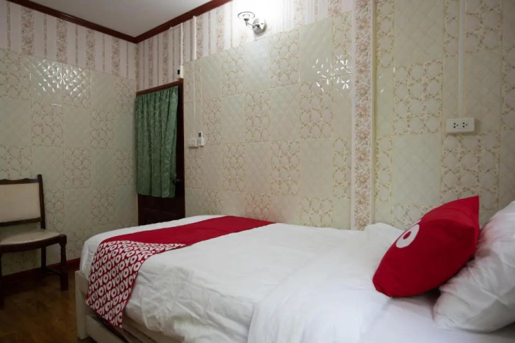 OYO 402 Raknatee Resort