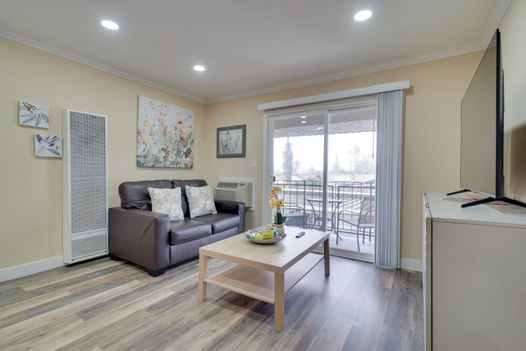 Sip, Golf & Explore: Pleasanton Retreat!