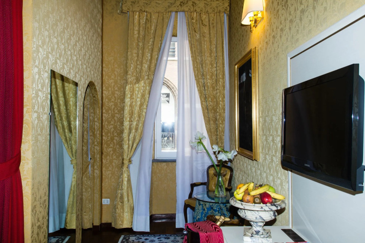Canova Rooms in Spanish Steps