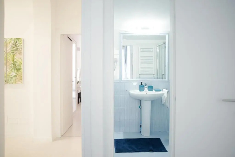 White Fanti Apartment