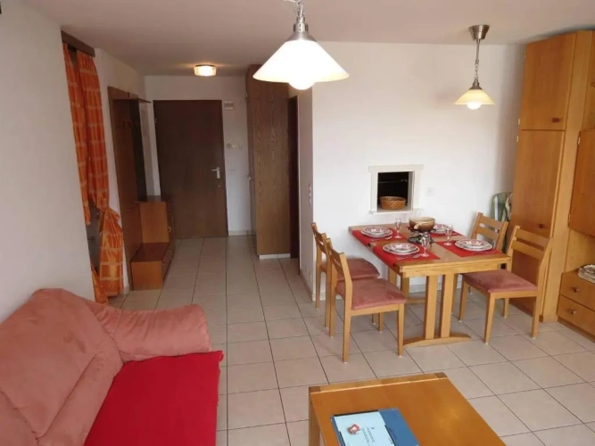2 Bedrooms Apartment