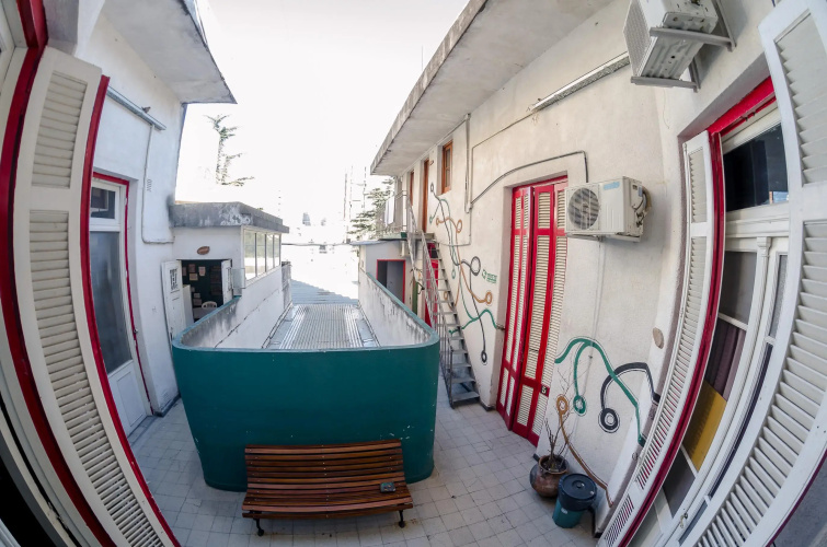 La Comunidad Hostel