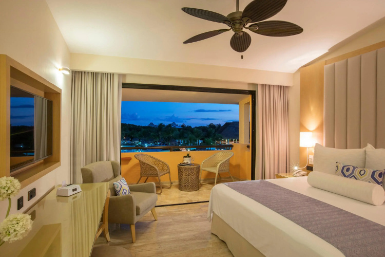Grand Palladium Select White Sand Resort & Spa - All Inclusive