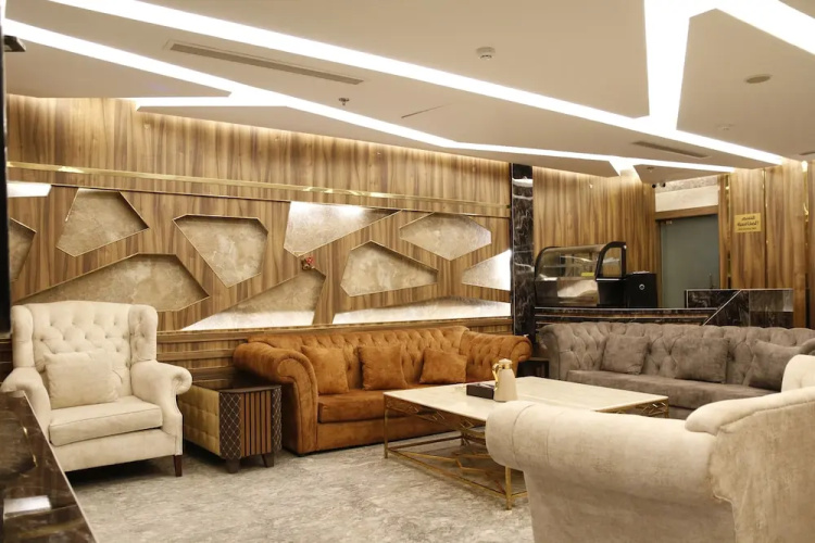 Dan Golden Hotel & Lounge