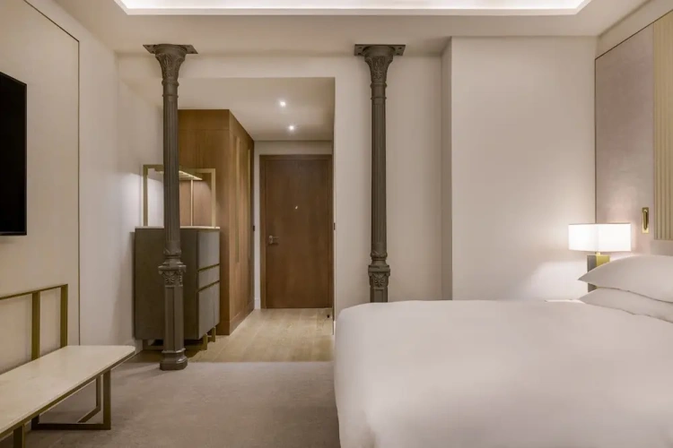 Deluxe Double room with balcony and with city view