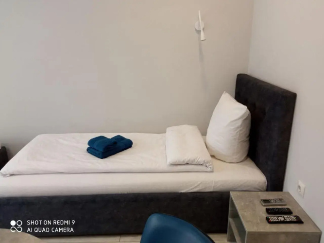HotelRoom 1