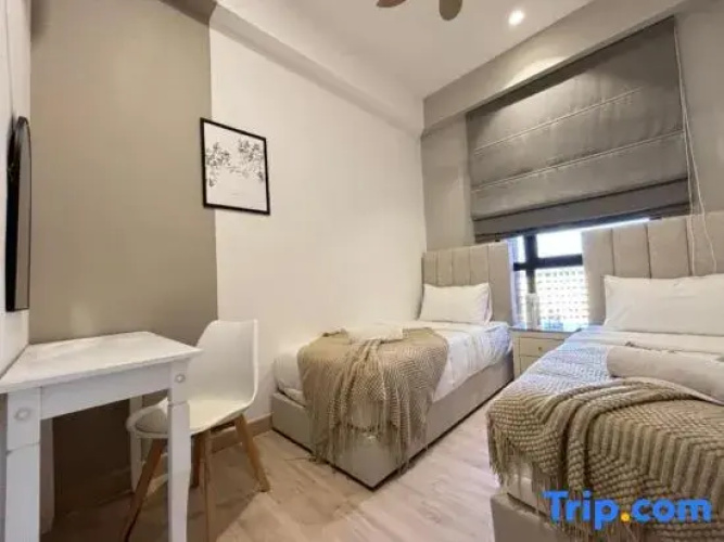 Piccadilly Greentown Premium Suites by IWH Suites