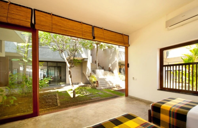 Modern Beach Villa With Roof Terrace
