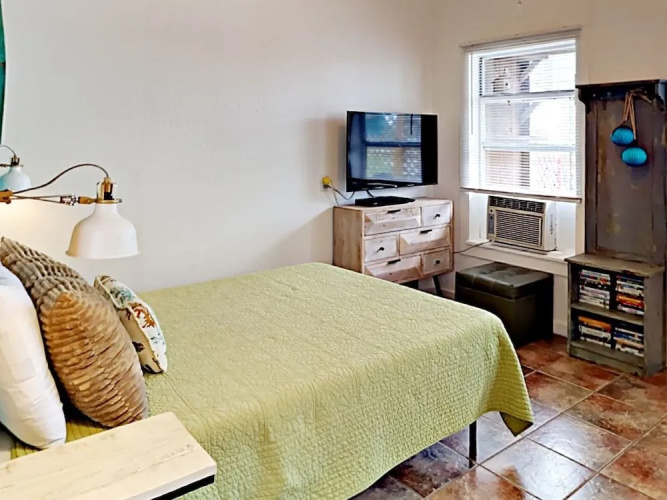Anchor 17 - Studio Cottage