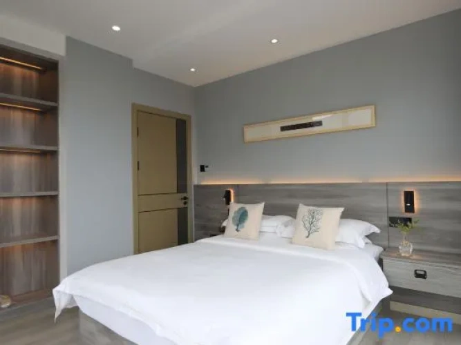 Deluxe Triple Family Suite