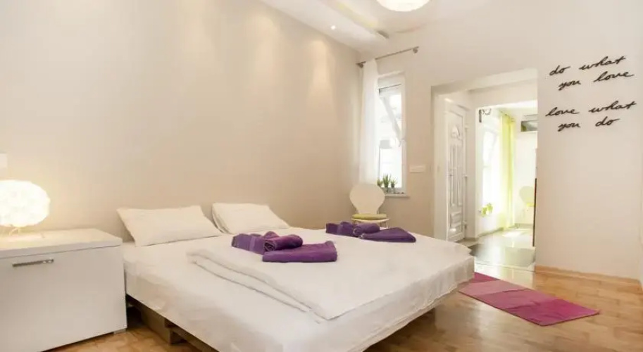 Flory Apartment