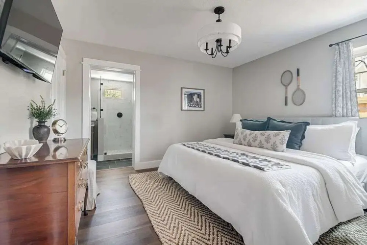 108 Wisteria Dr