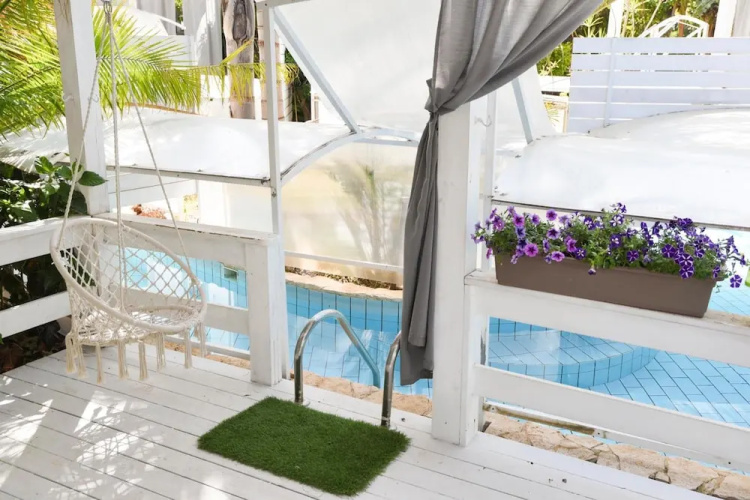Eili Suites