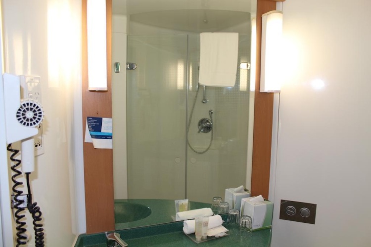 ibis Newcastle photo 11