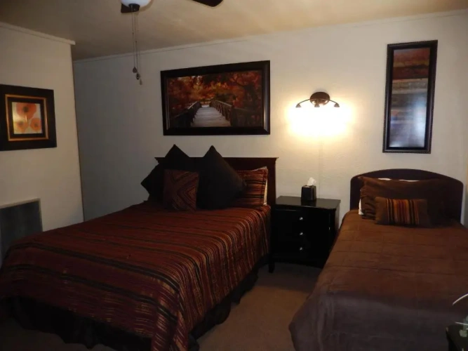Standard Triple room