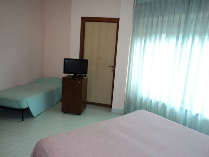 Standard Triple room with balcony