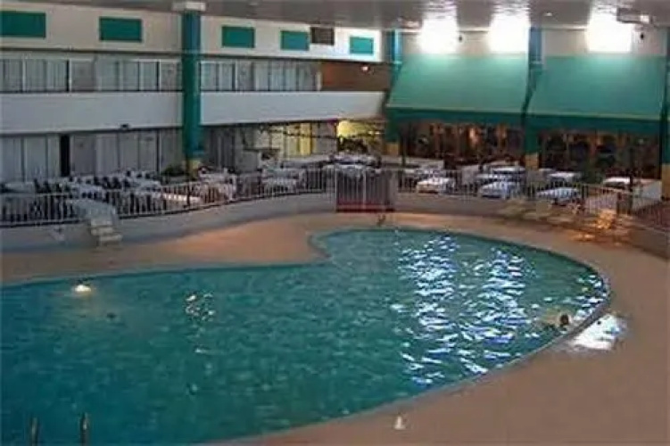 Parkside Hotel & Convention Center