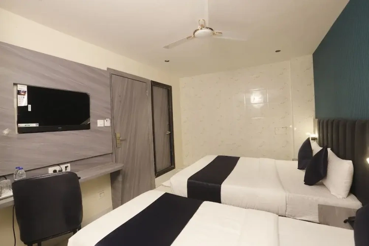 Standard Triple Family room