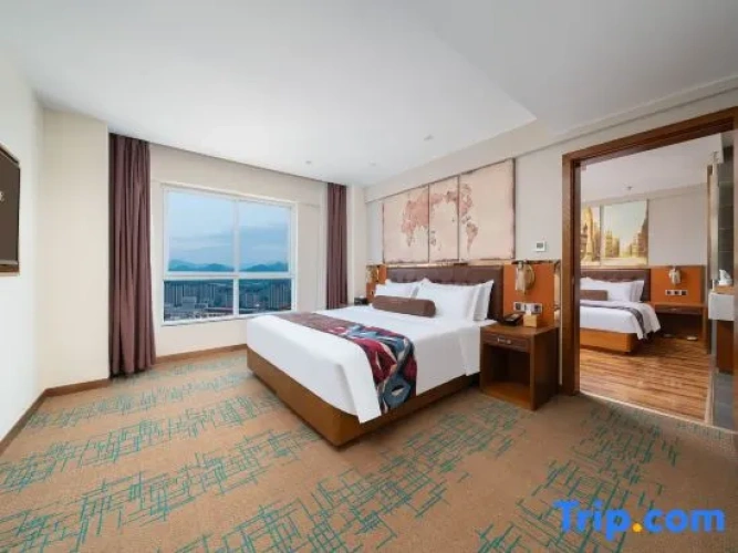 Quadruple Family Suite