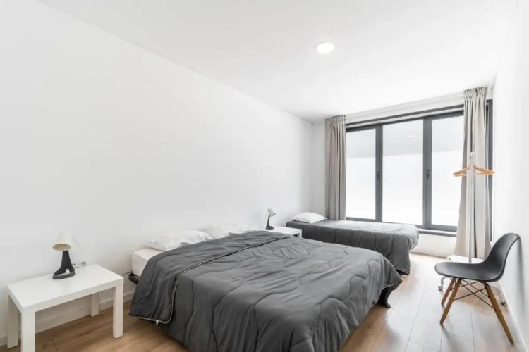 Apartment with lake view