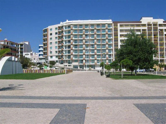 Edificio Monte Gordo Plaza