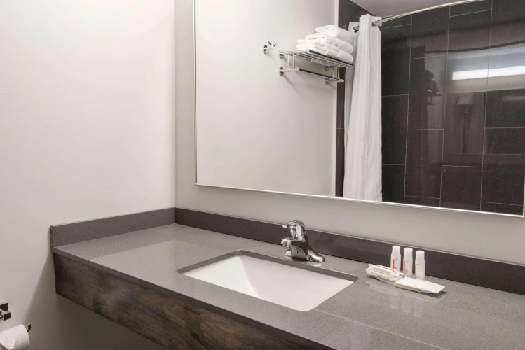 Super 8 by Wyndham Downtown Toronto