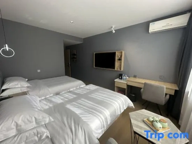 2 Bedrooms Double Suite