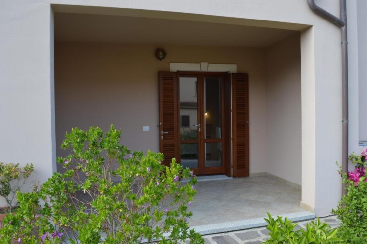 Standard Triple room with garden view