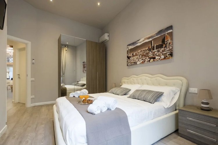 Silver Novella Luxury Apartment
