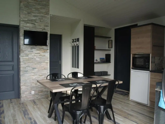 2 Bedrooms Cottage