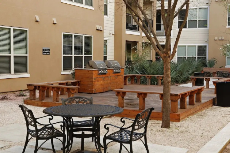 Fun Soco 1BR King Suite w Gympickleballlaundry
