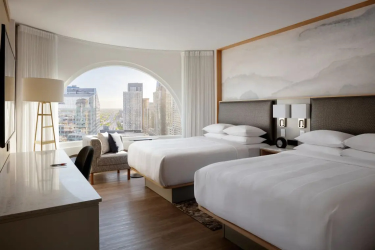 Standard Quadruple Club room