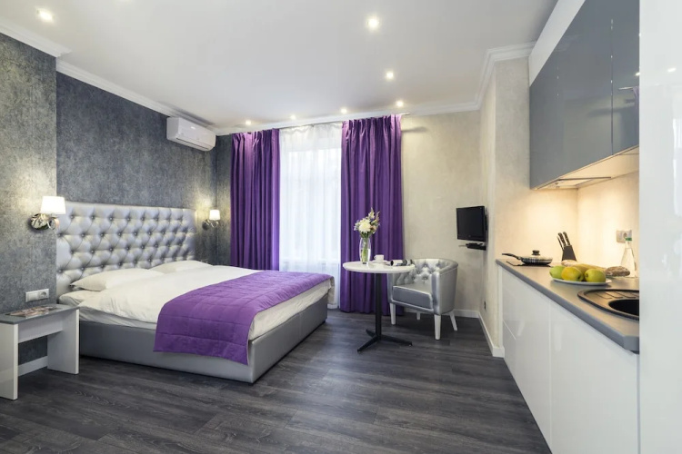Hotel Status Apartments