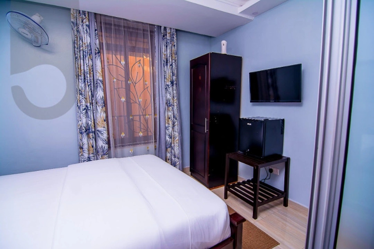 Bax Hotel