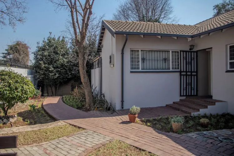 Sandton Hideout SPA and Accommodation