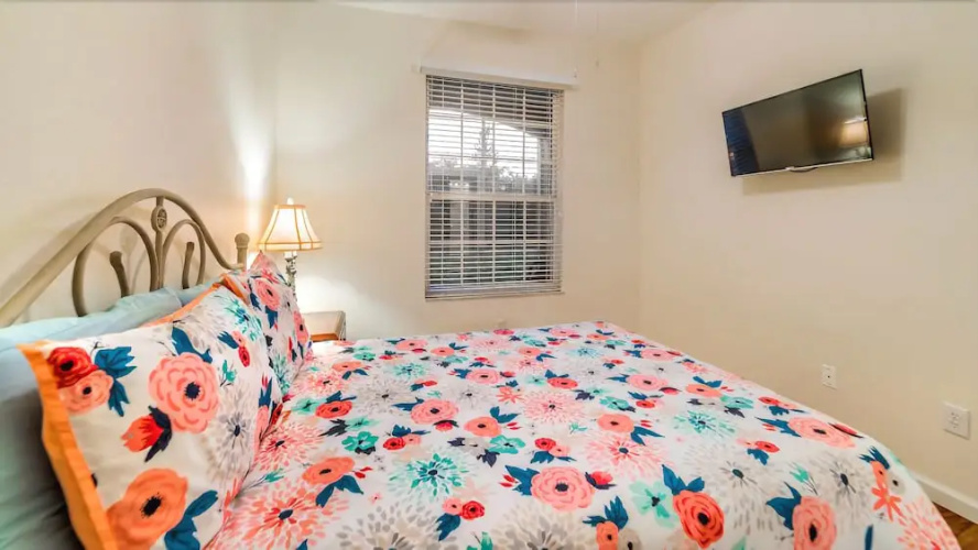 2304 Silver Palm Drive #105