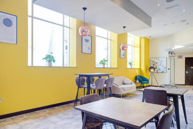 Belvilla Newport City Centre Hotel - Lifestyle photo 14